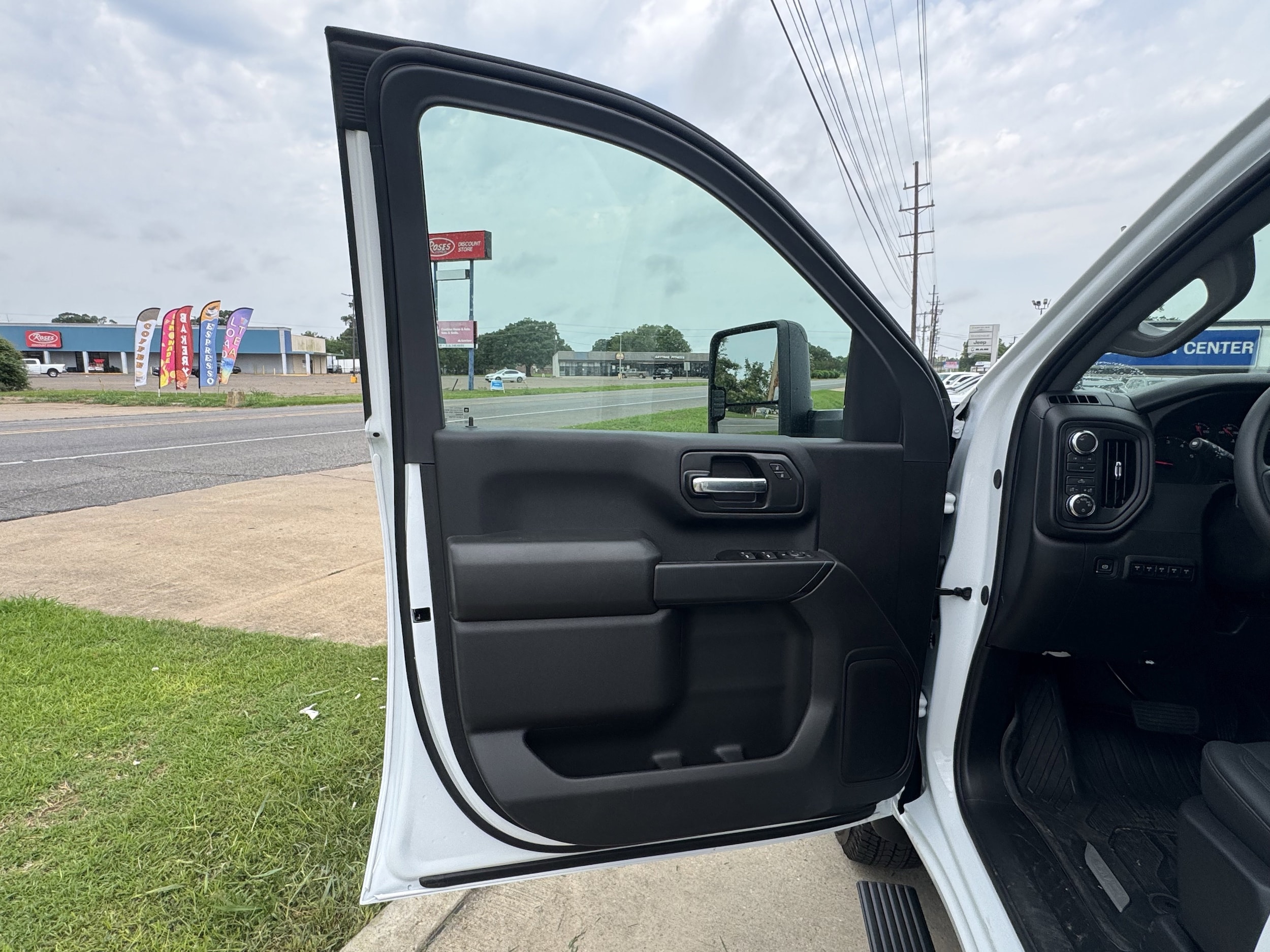 2026 GMC Sierra 3500 Chassis Cab Pro - Photo 10