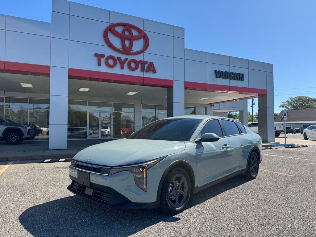2025 Kia K4 LXS AT's photo