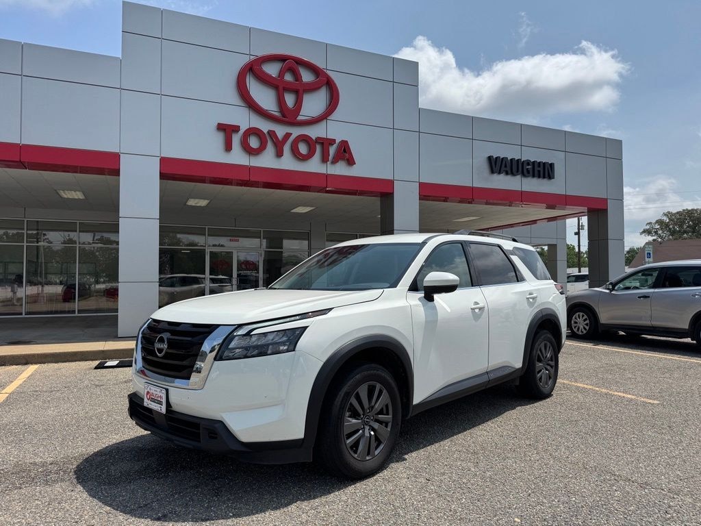 Used 2025 Nissan Pathfinder SV SUV