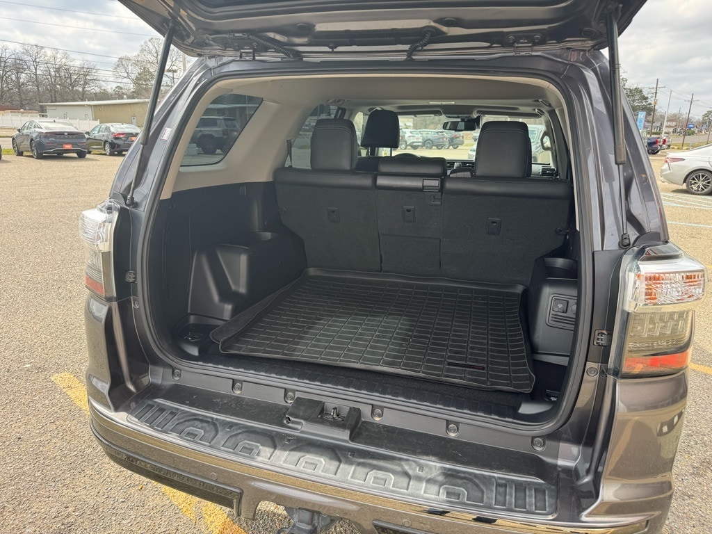 2021 Toyota 4Runner Night Shade - Photo 11