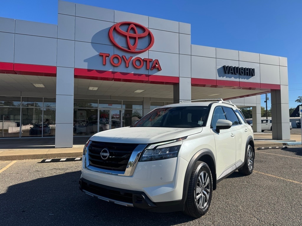 Used 2023 Nissan Pathfinder SL SUV
