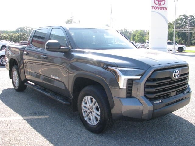 2025 Toyota Tundra SR5 photo 3