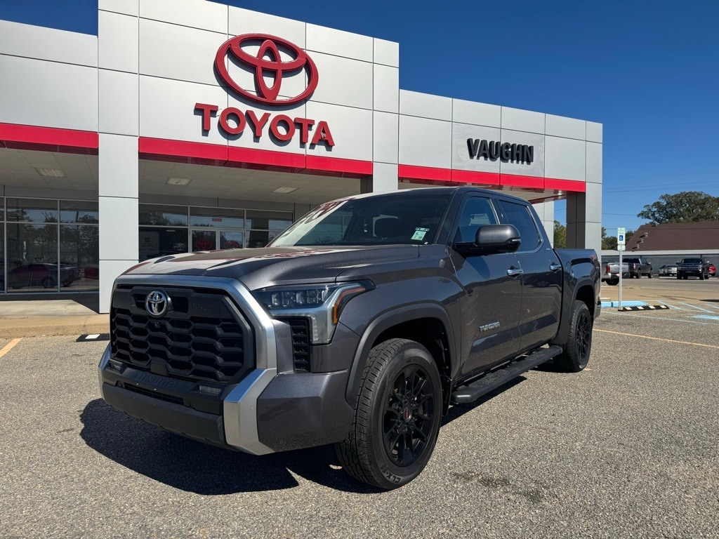 2023 Toyota Tundra Limited's photo
