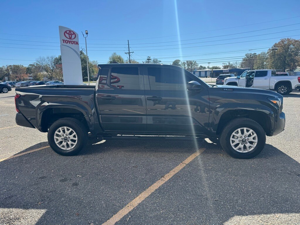 2025 Toyota Tacoma SR photo 4