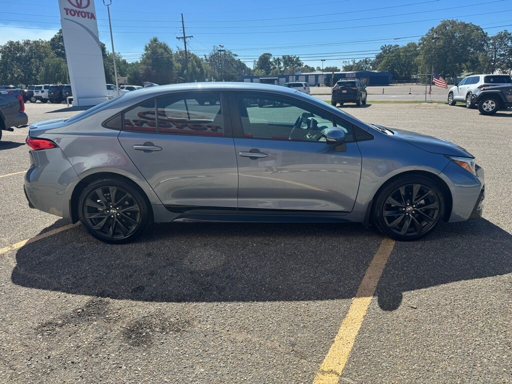 2023 Toyota Corolla SE photo 3