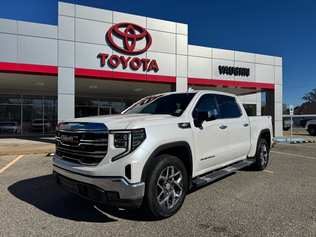 2023 GMC Sierra 1500 SLT's photo