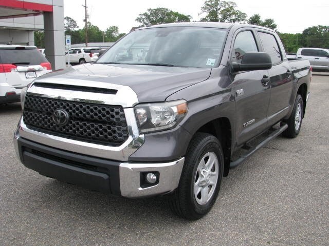2018 Toyota Tundra SR5 CrewMax photo 2