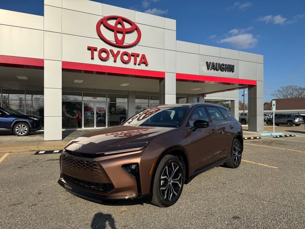 2025 Toyota Crown Signia XLE's photo