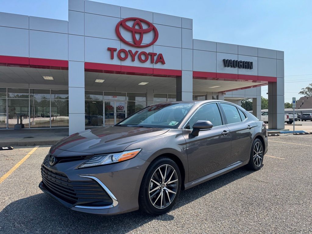 2024 Toyota Camry Sedan 