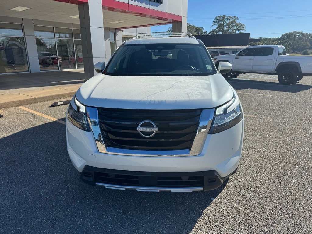 Used 2023 Nissan Pathfinder SL SUV