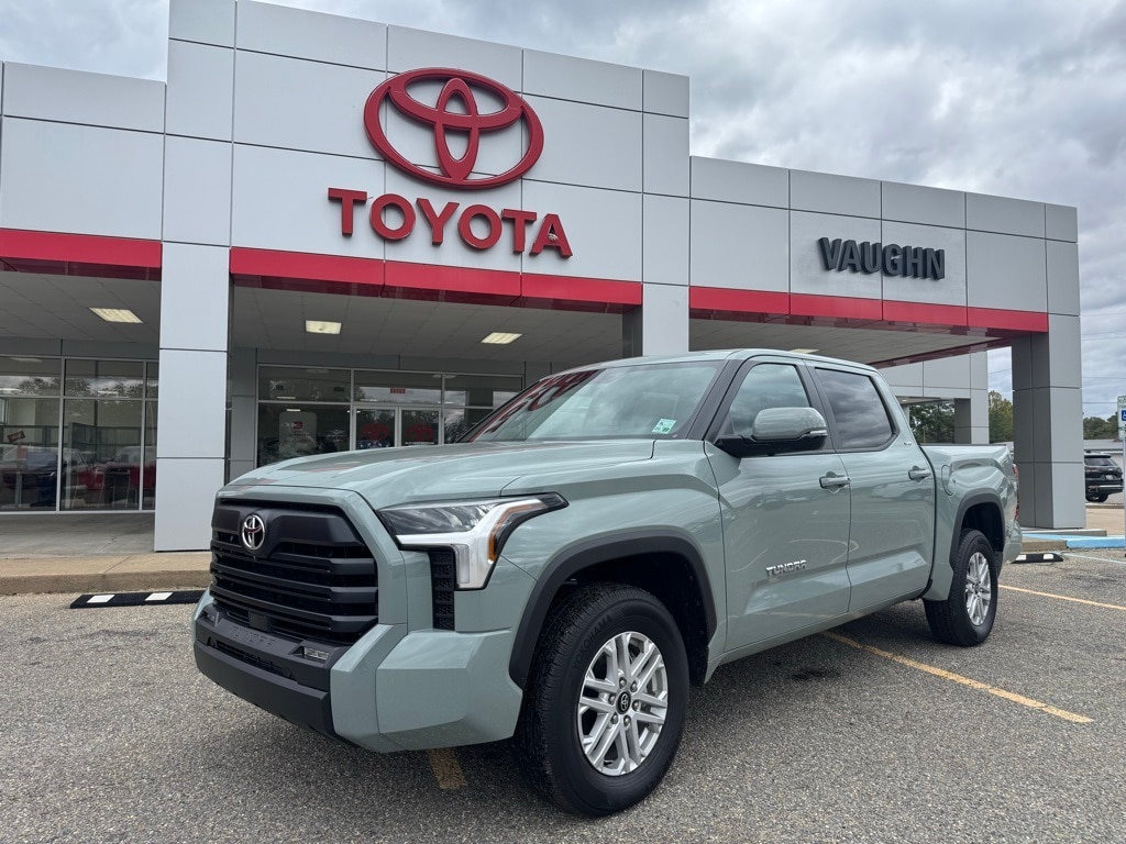 New 2025 Toyota Tundra SR5 SR5 CREWMAX 5.5