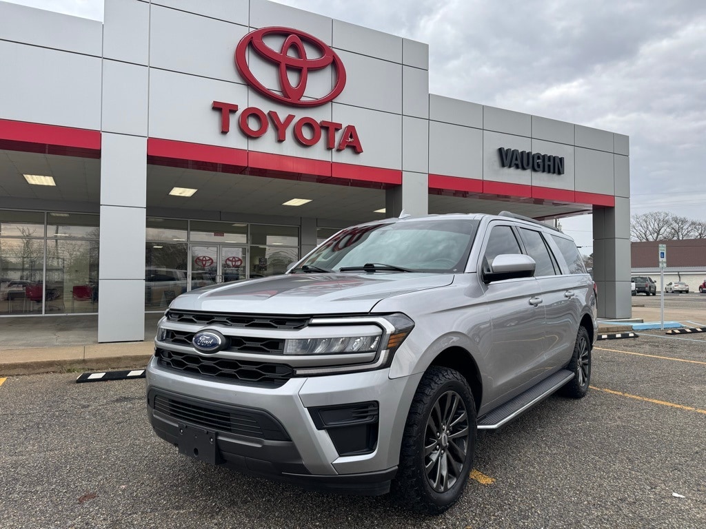 2022 Ford Expedition XLT's photo