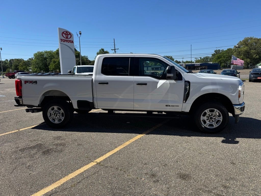 Used 2025 Ford F-250SD XLT Truck Crew Cab