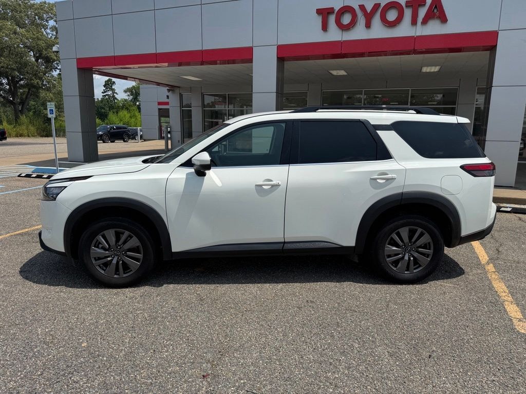 Used 2025 Nissan Pathfinder SV SUV