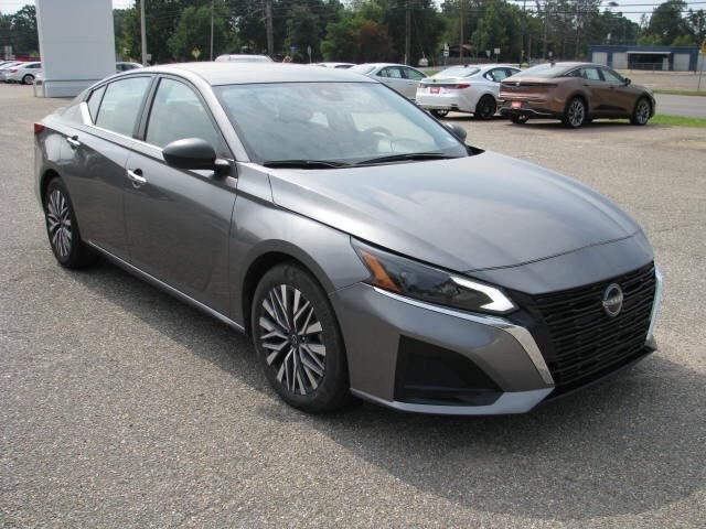 2024 Nissan Altima 2.5 SV photo 3