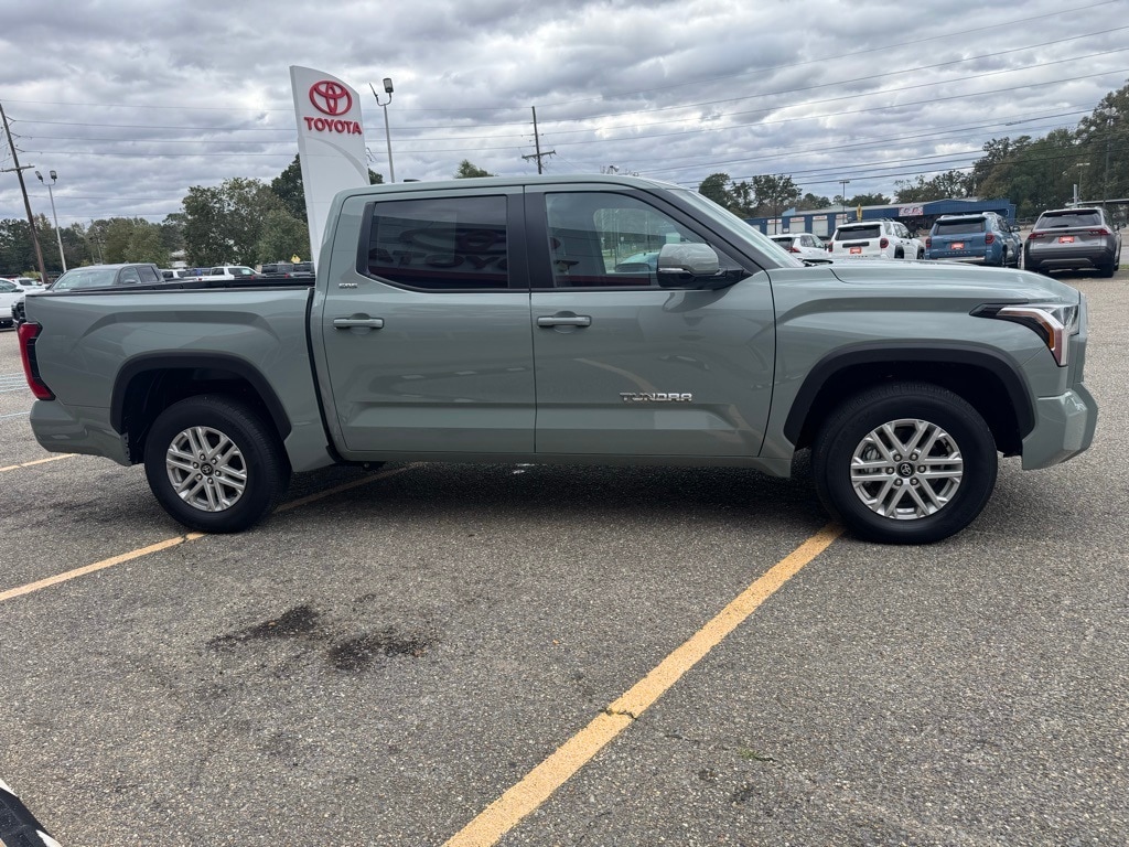 New 2025 Toyota Tundra SR5 SR5 CREWMAX 5.5