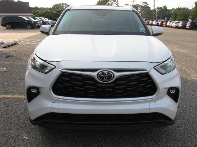 2023 Toyota Highlander XLE photo 4