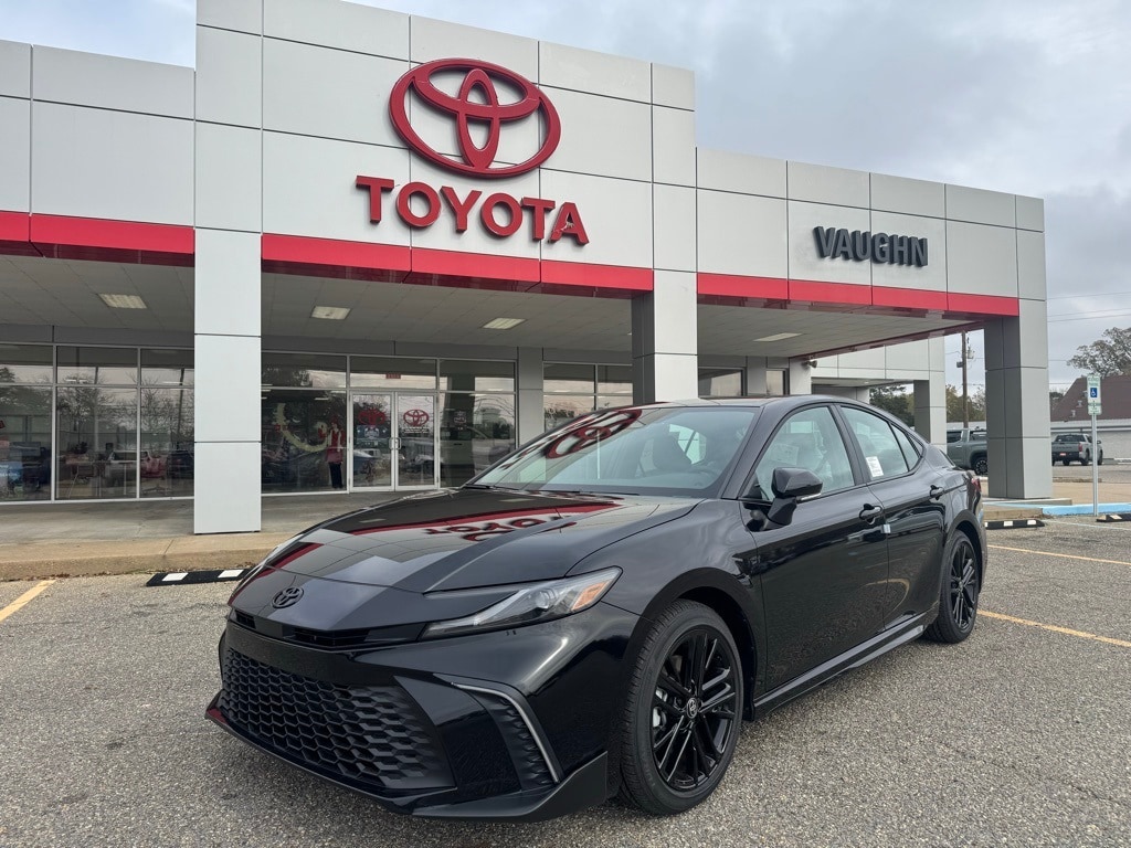 2026 Toyota Camry SE's photo
