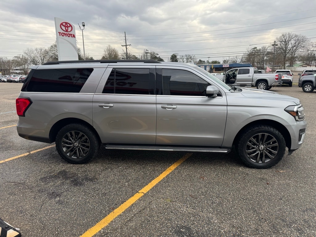 Used 2022 Ford Expedition Max XLT SUV