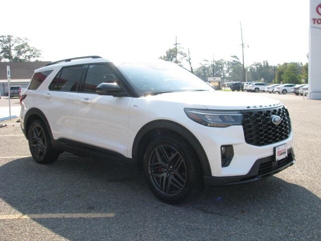 2025 Ford Explorer ST-Line photo 3