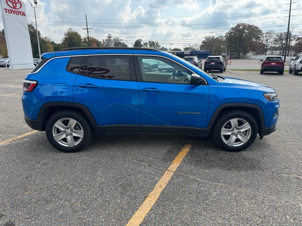 Used 2022 Jeep Compass Latitude SUV