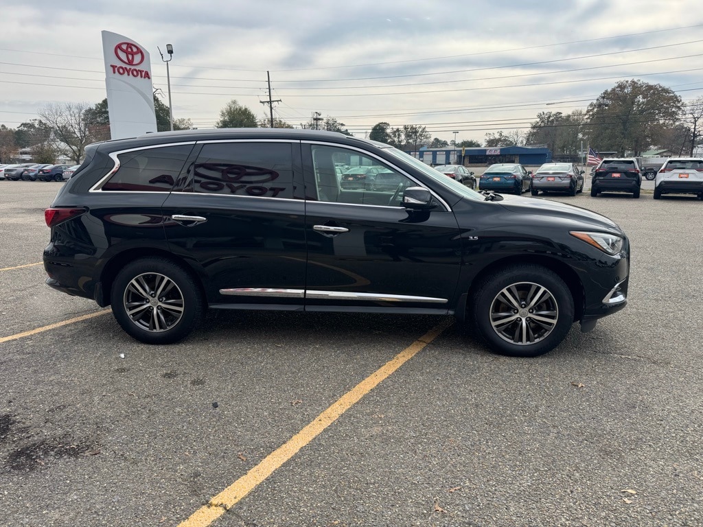 Used 2017 INFINITI QX60 Base SUV