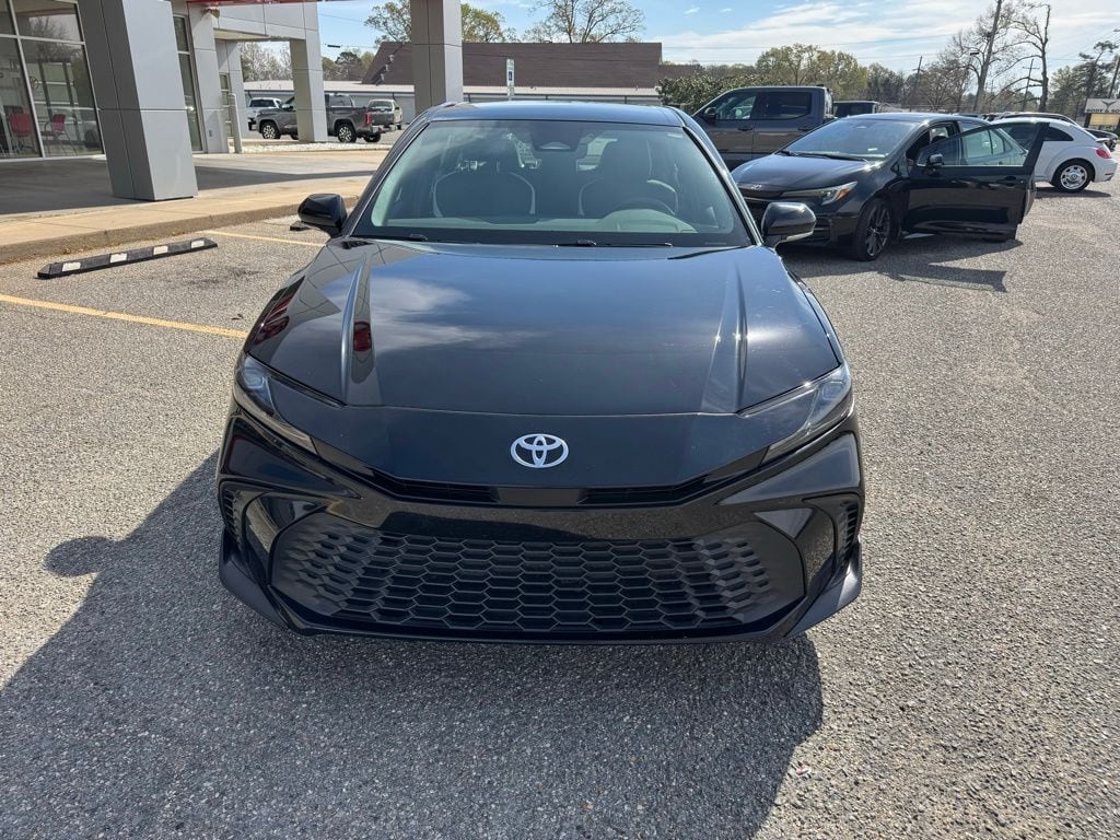 Used 2025 Toyota Camry SE Sedan