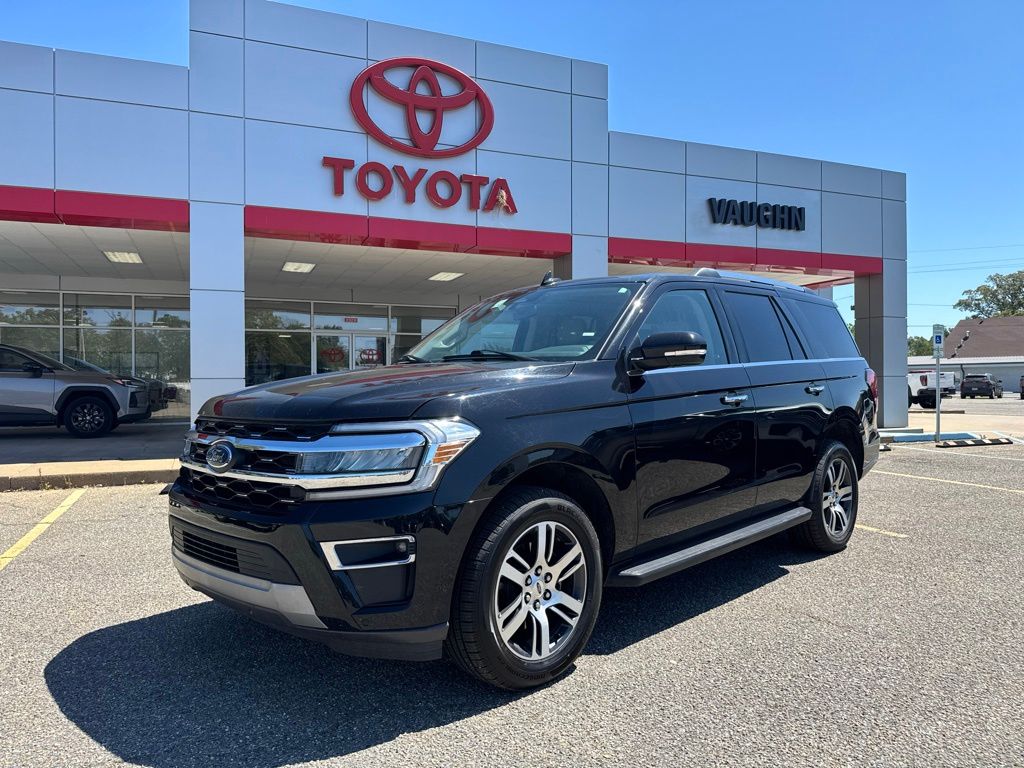 2024 Ford Expedition Limited's photo
