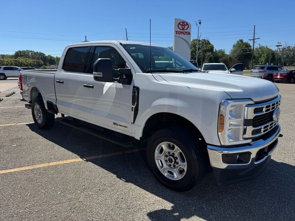 Used 2025 Ford F-250SD XLT Truck Crew Cab
