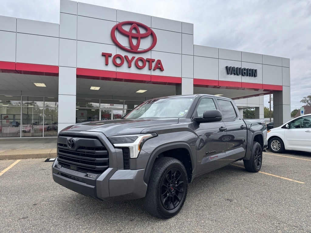 2024 Toyota Tundra SR5's photo