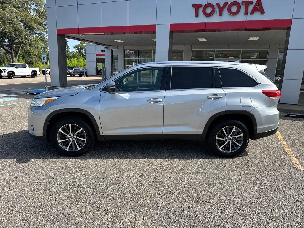 Used 2019 Toyota Highlander XLE SUV