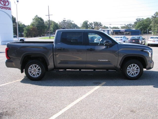 2025 Toyota Tundra SR5 photo 4