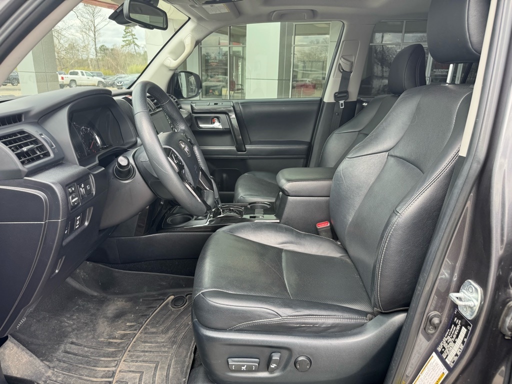 2021 Toyota 4Runner Night Shade - Photo 17