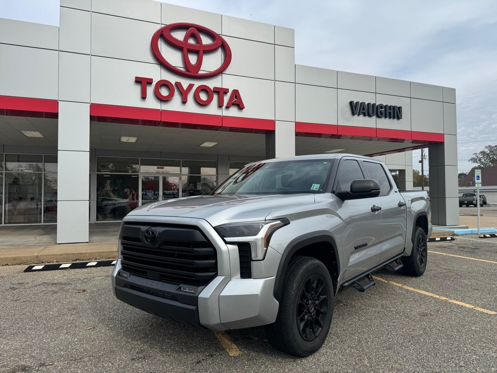 2022 Toyota Tundra SR5's photo