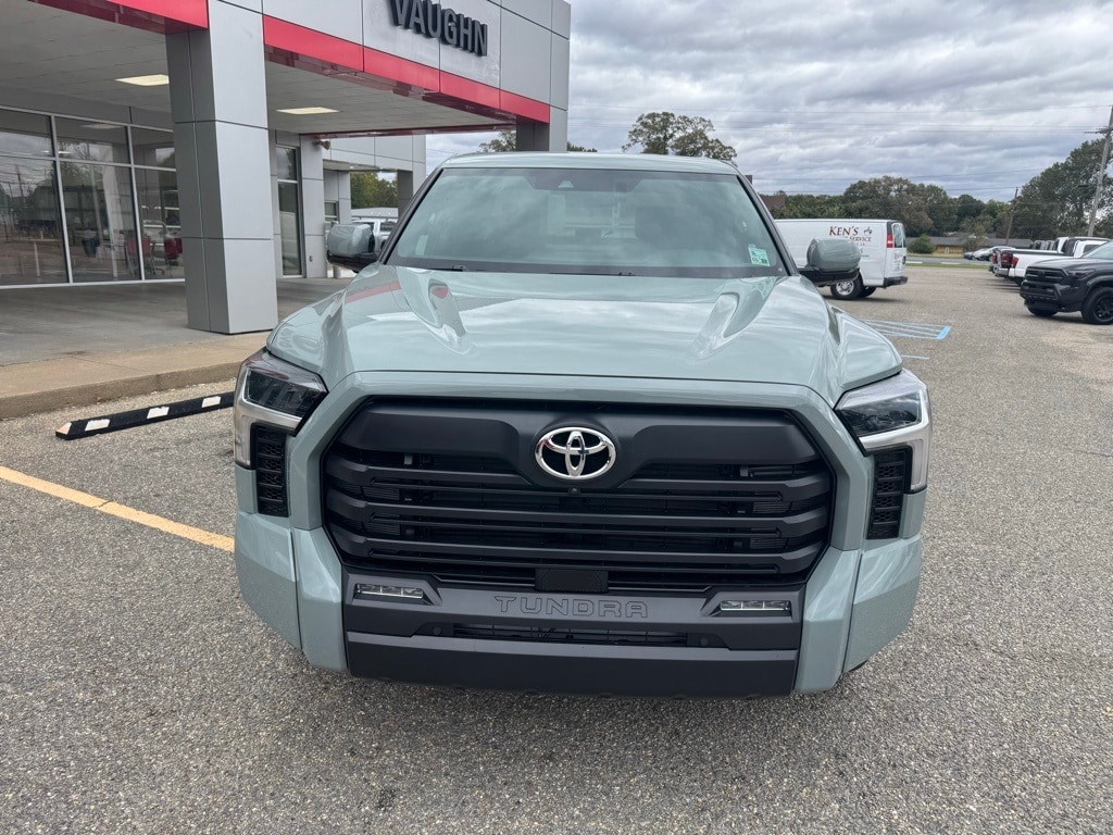 New 2025 Toyota Tundra SR5 SR5 CREWMAX 5.5