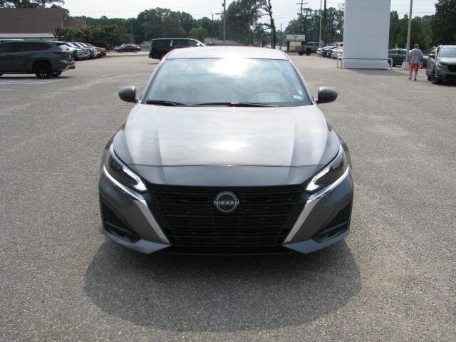 2024 Nissan Altima 2.5 SV photo 2