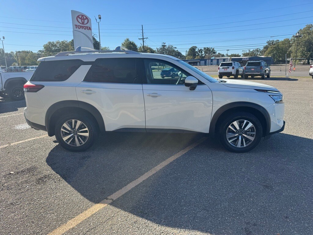 Used 2023 Nissan Pathfinder SL SUV