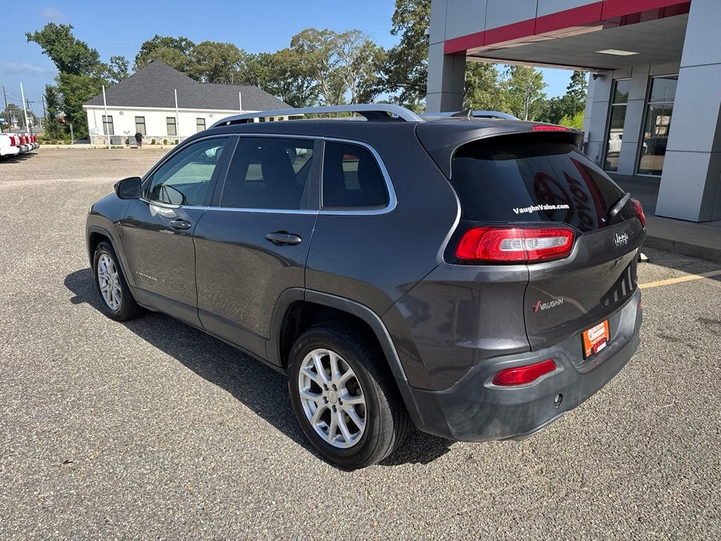 Used 2016 Jeep Cherokee Latitude SUV