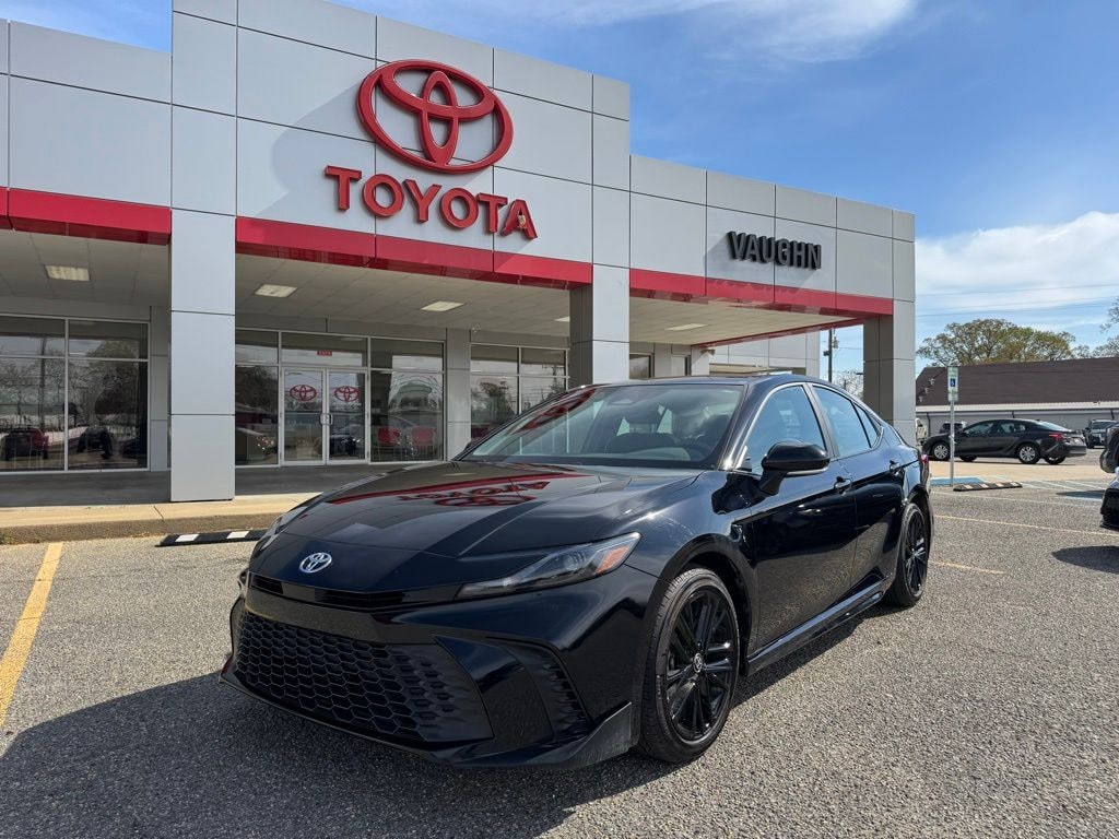 Used 2025 Toyota Camry SE Sedan