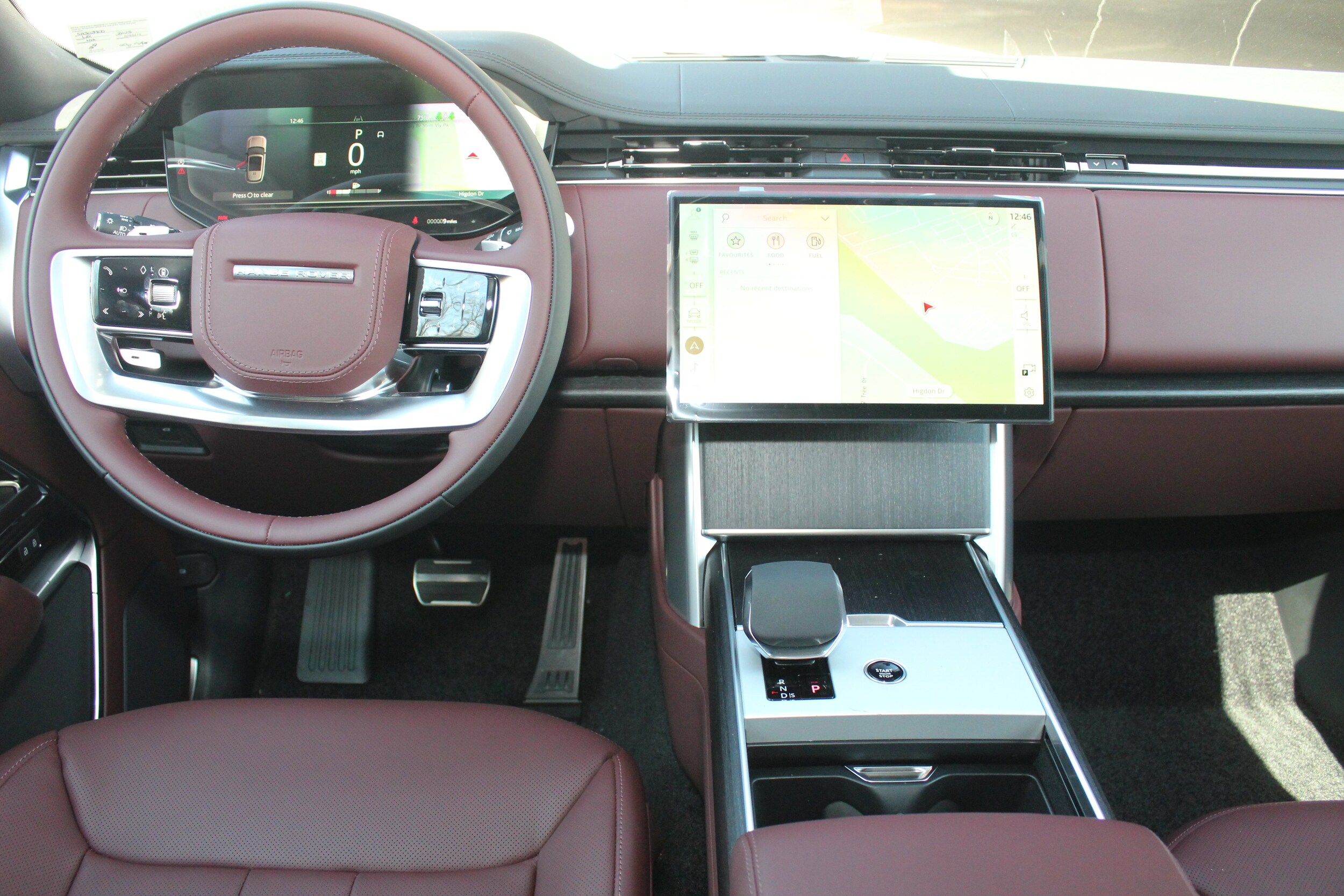 2025 Land Rover Range Rover SE photo 4