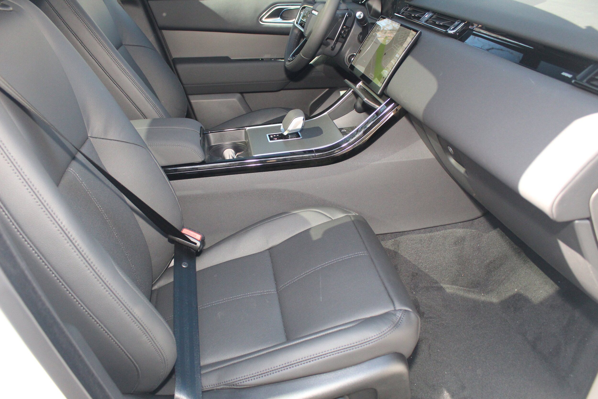 2026 Land Rover Range Rover Velar S photo 3