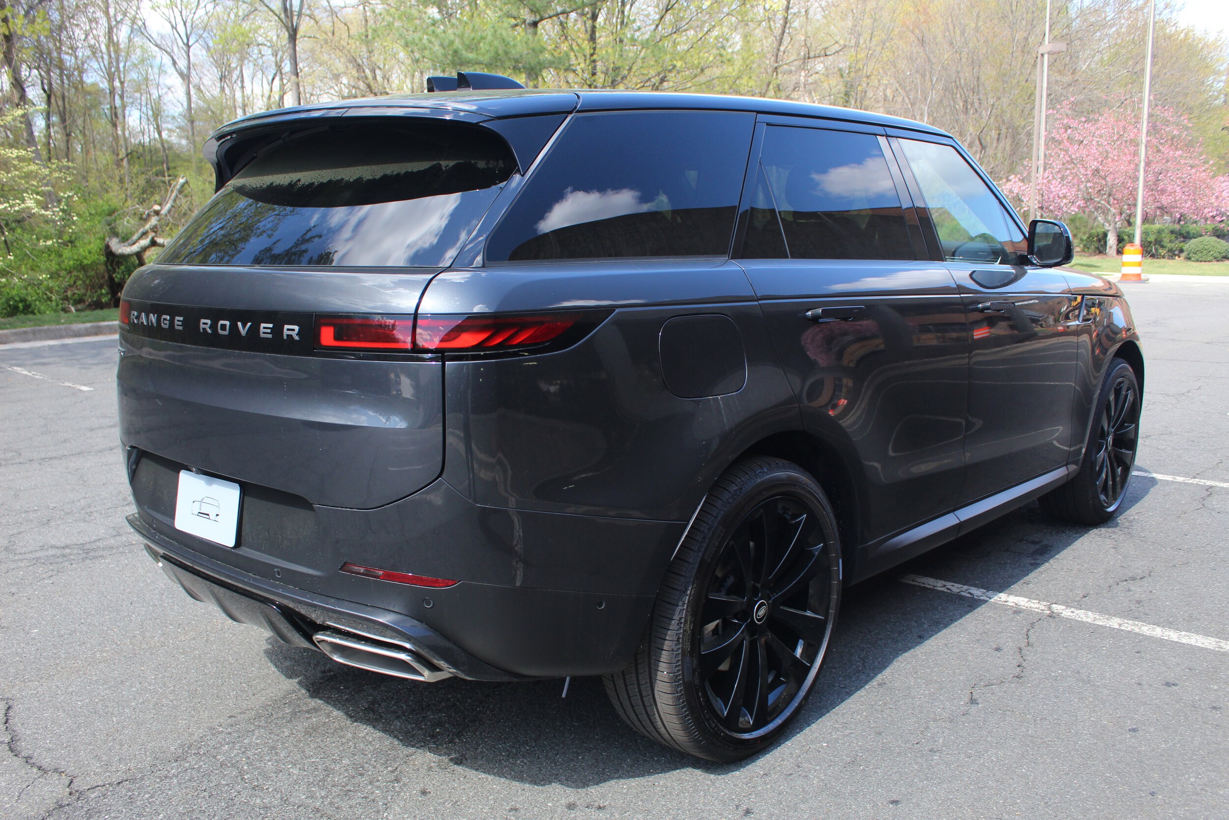 2025 Land Rover Range Rover Sport SE photo 2