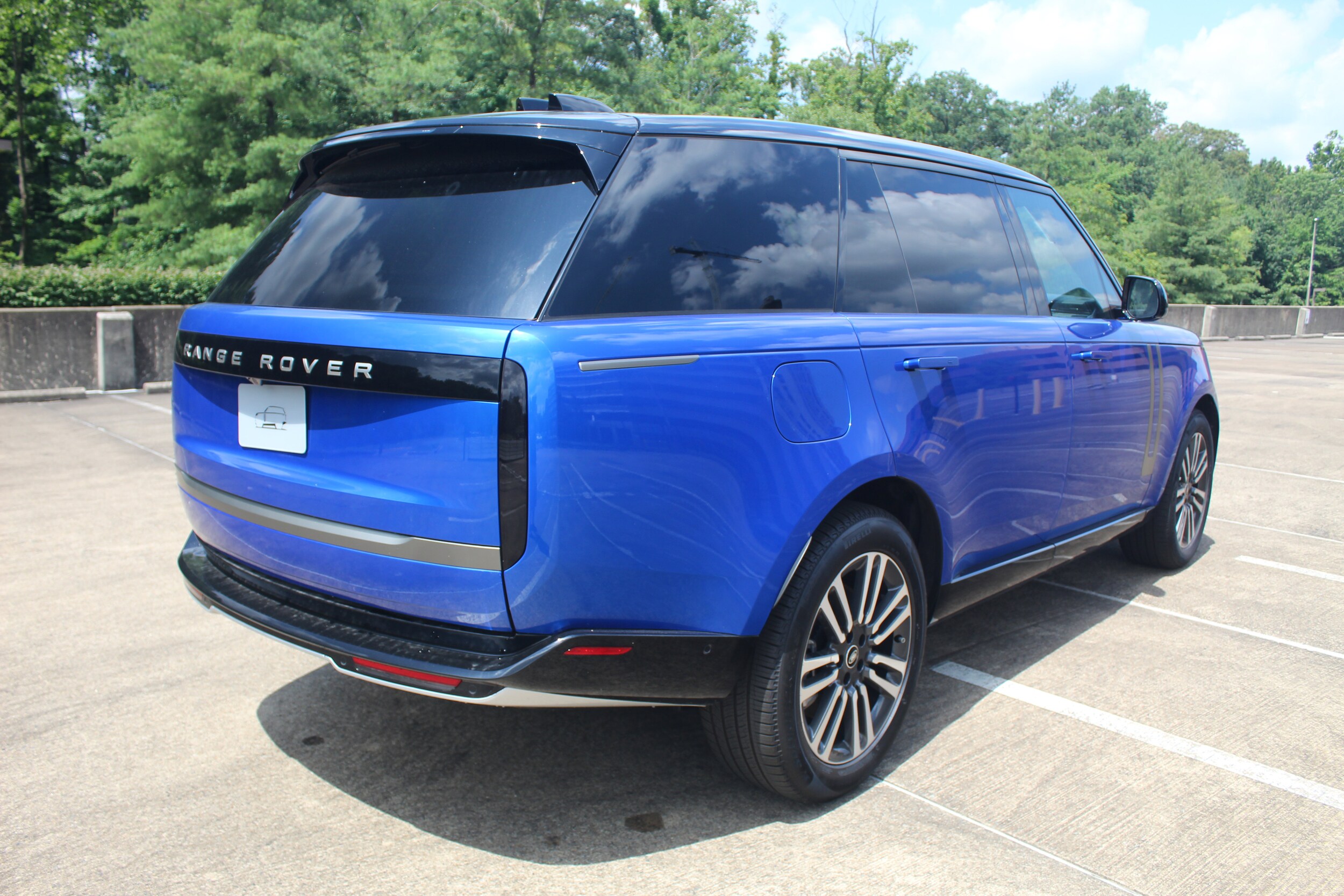 2025 Land Rover Range Rover SE photo 2