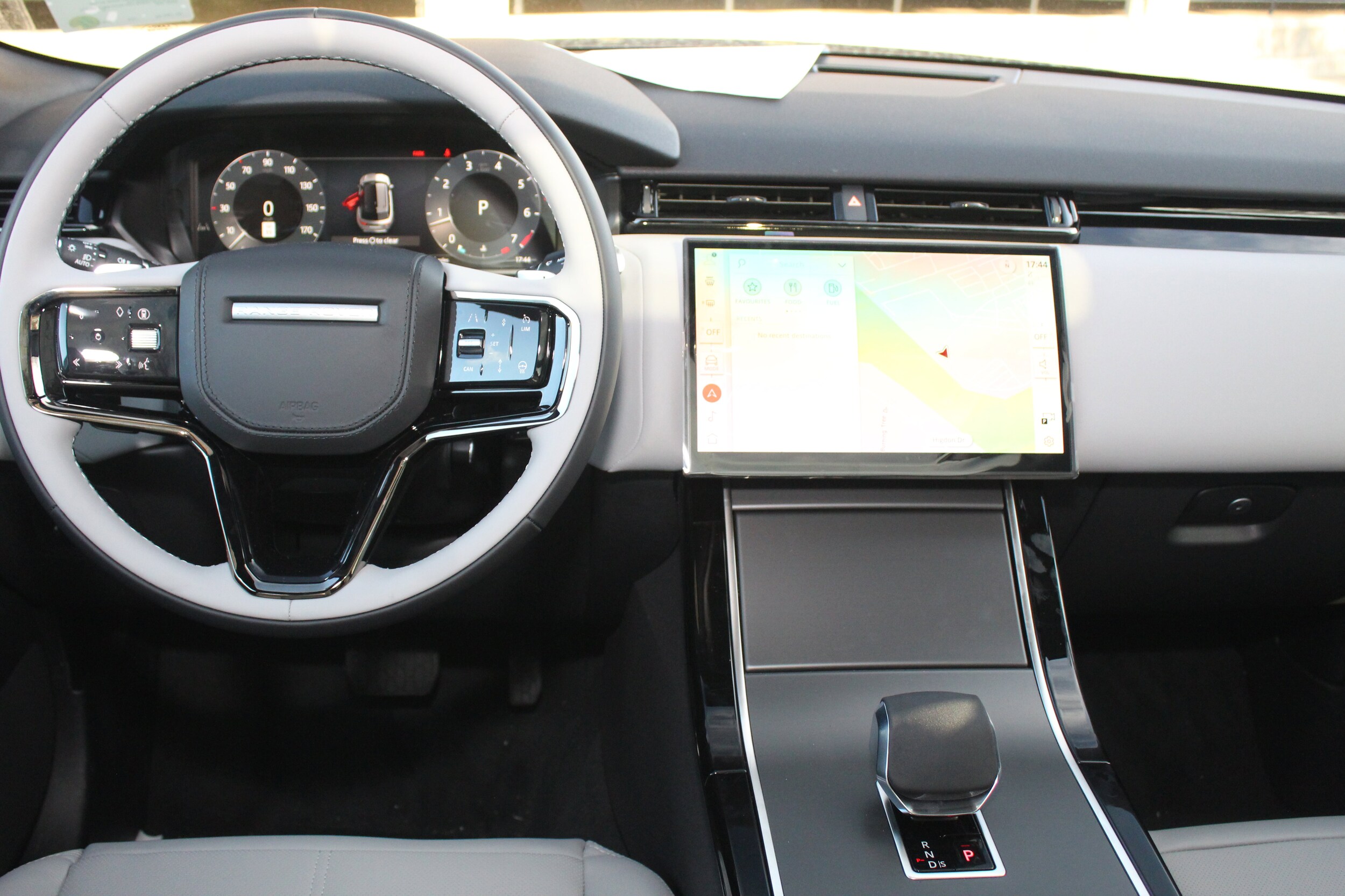 2026 Land Rover Range Rover Velar S photo 4