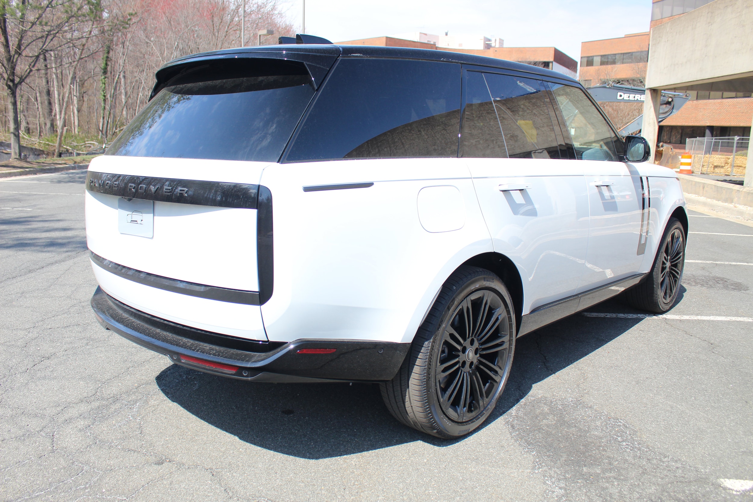 2025 Land Rover Range Rover SE photo 2