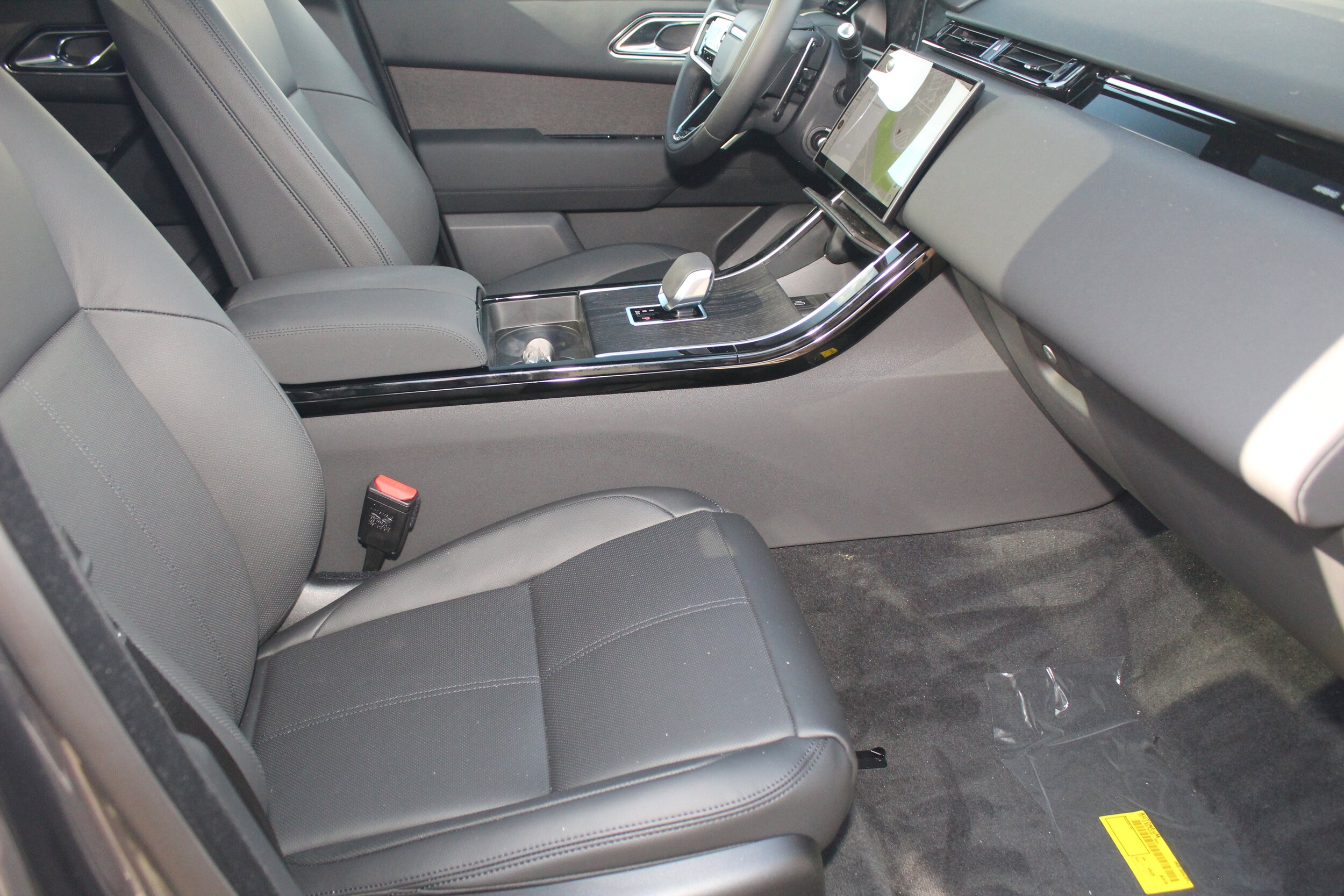 2026 Land Rover Range Rover Velar S photo 2