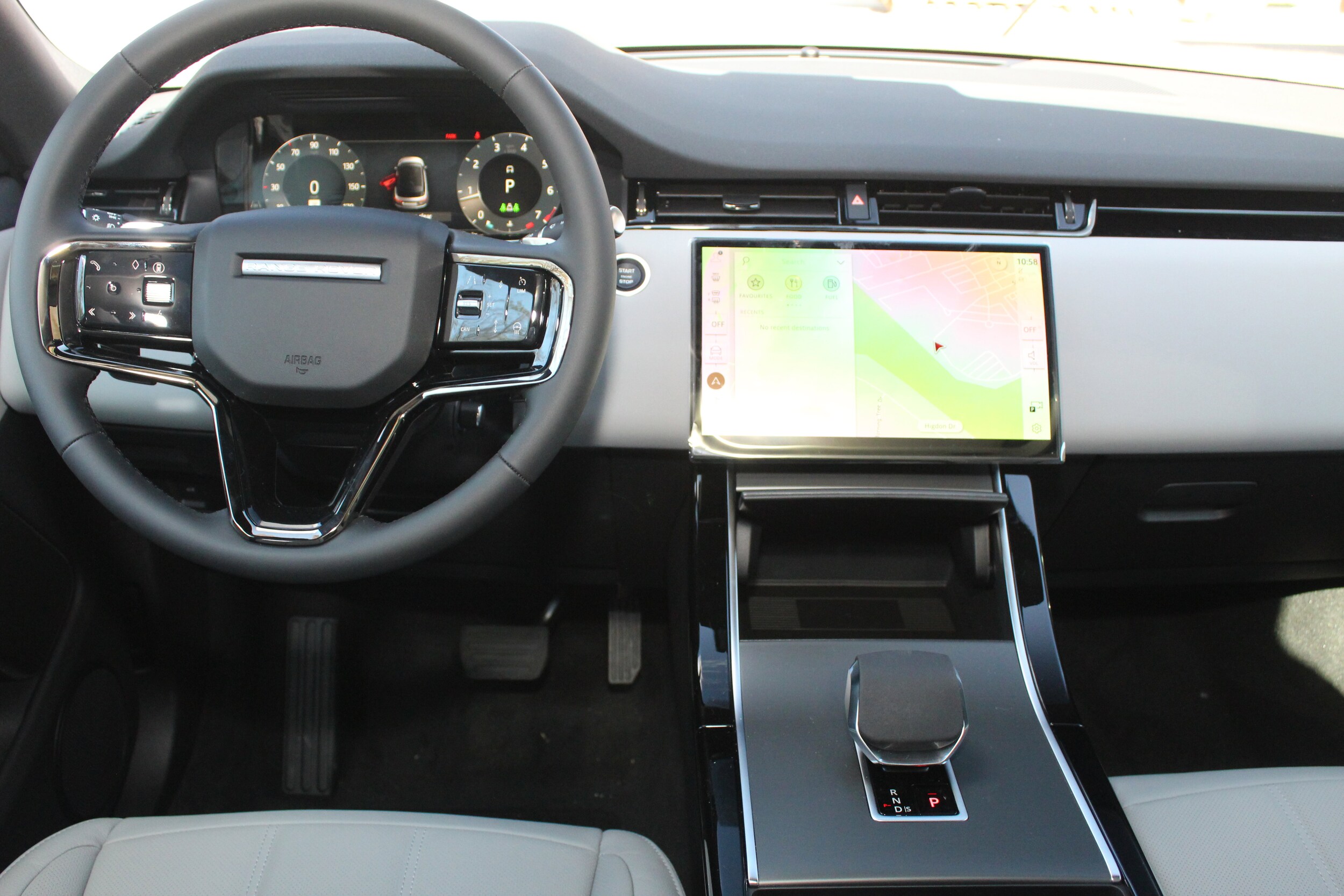 2026 Land Rover Range Rover Evoque S photo 4