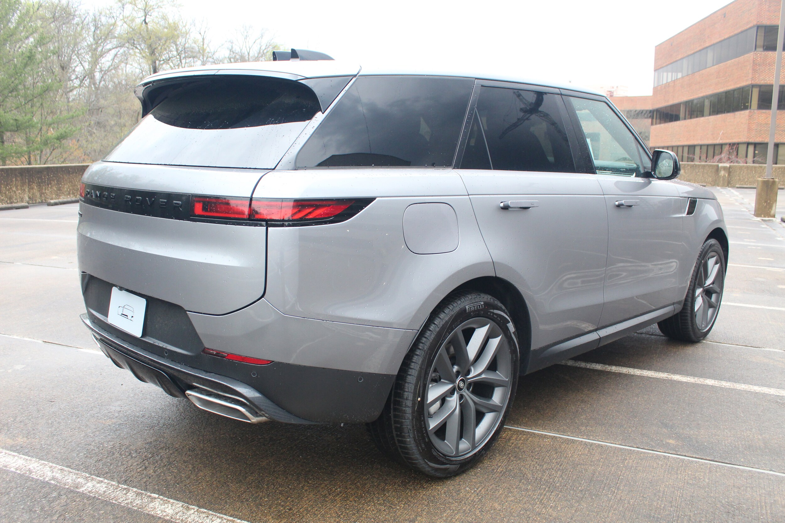 2025 Land Rover Range Rover Sport SE photo 2