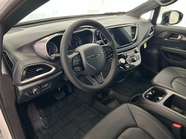 2026 Chrysler Pacifica Select - Photo 9