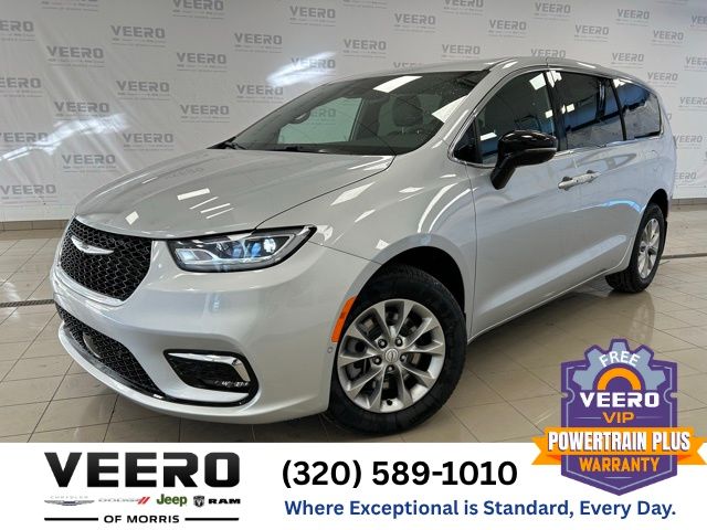 2026 Chrysler Pacifica Select's photo